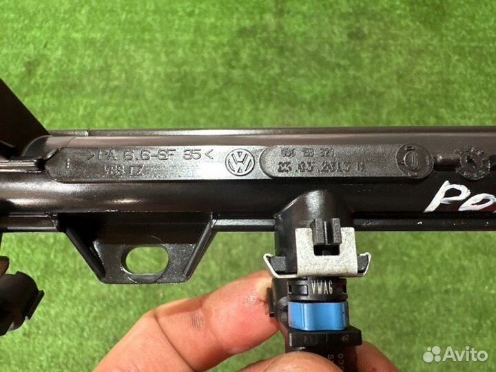 Топливная рейка с форсунками Volkswagen Polo 5 1.6