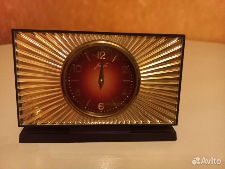 Часы будильник СССР