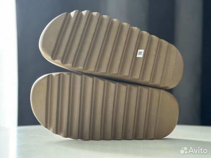 Сланцы Yeezy Slide Ochre