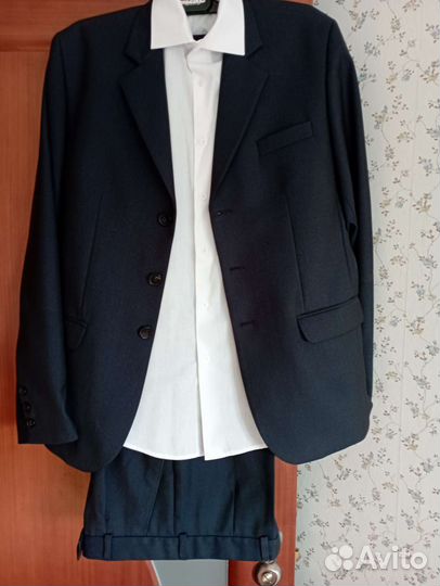 Костюм (из 3х предметов рубашка, брюки, пиджак)