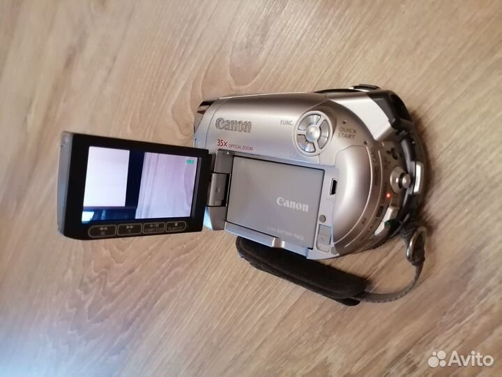 Видеокамера Canon DC220