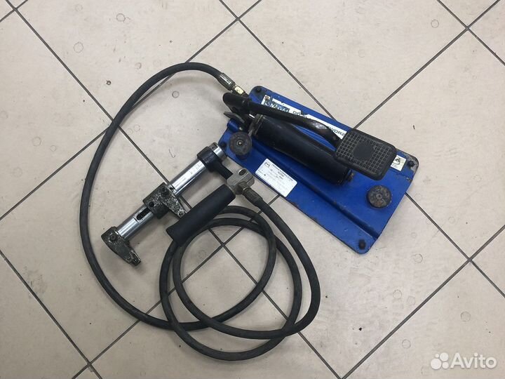 Стяжка пружин ножная