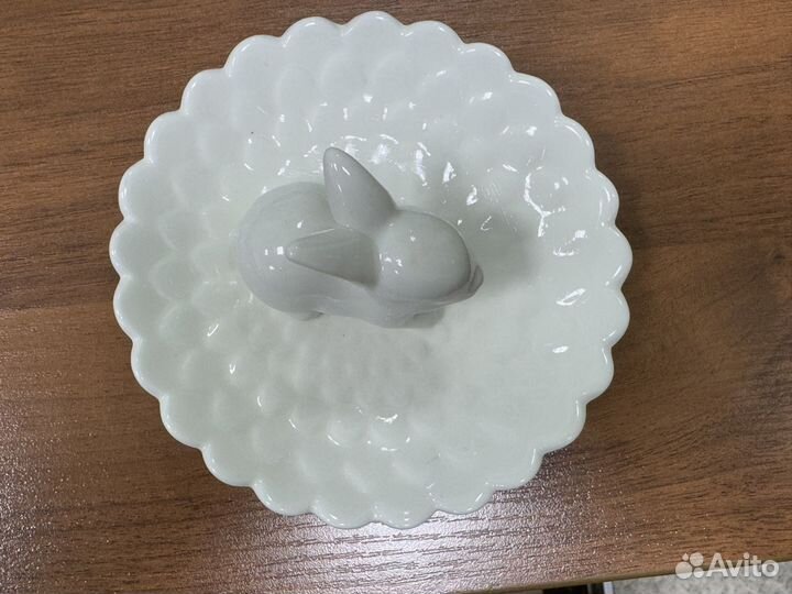 Блюдце с зайцем