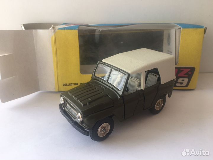 Модель УАЗ-469 А34 1/43 СССР в коробке