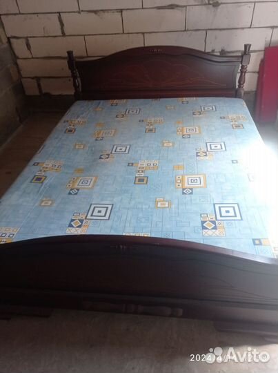 Кровать двухспальная с матрасом бу 160х200