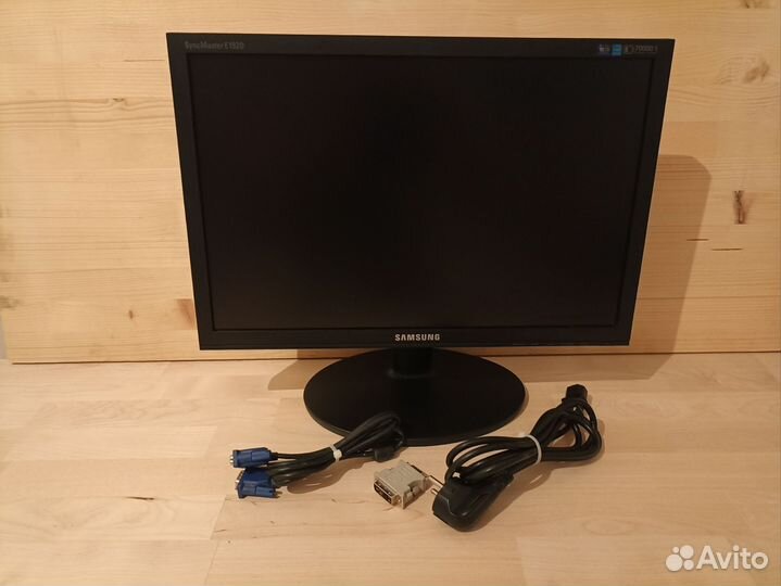 Монитор Samsung 19 дюймов