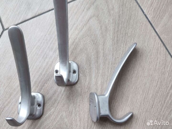 Крючок настенный