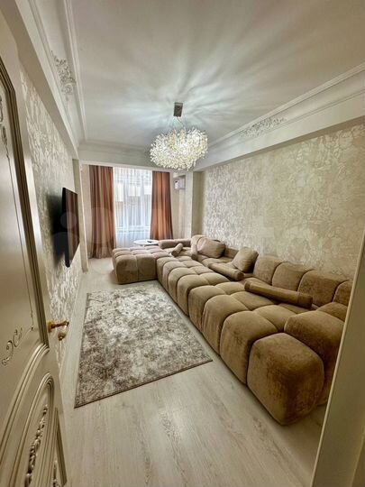 2-к. квартира, 70 м², 1/9 эт.