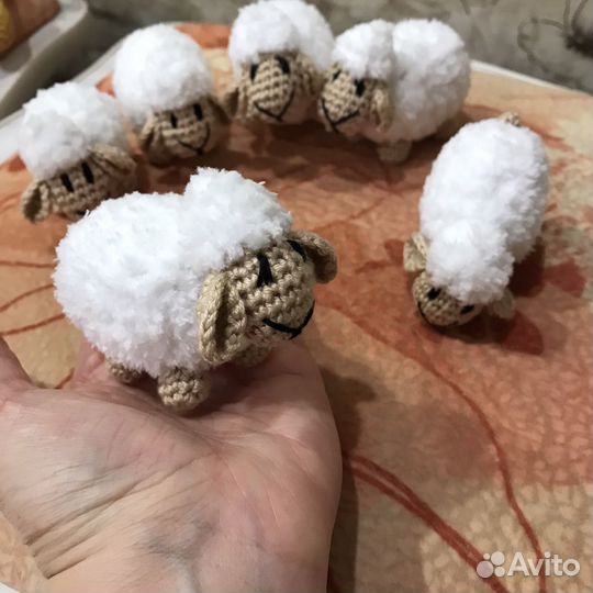 Овечка брелок. Сувенир. Подарок