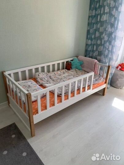 Кровать подростковая деревянная