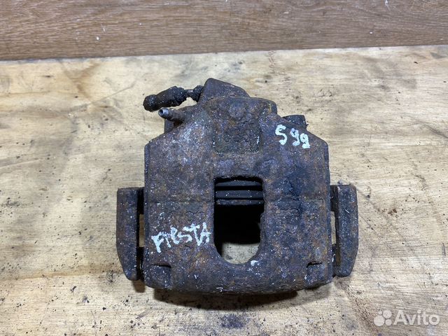 Суппорт передний правый Ford Fusion S99