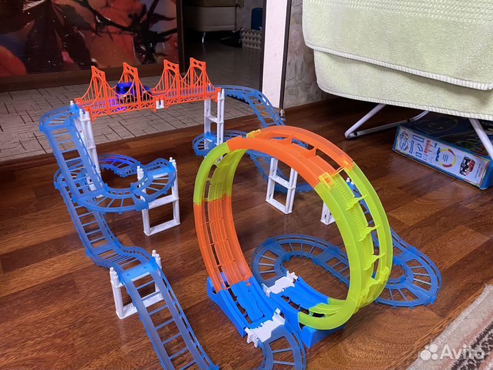 Сборная трасса с машинкой