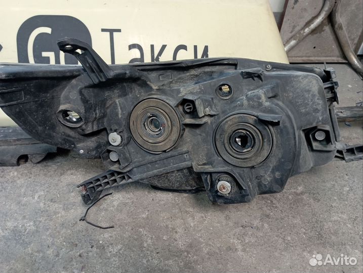 Фара левая Toyota Land Cruiser Prado