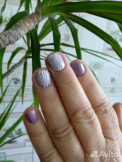 Модель на маникюр