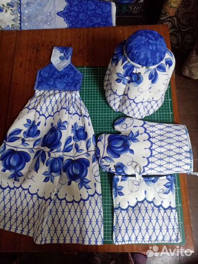 Фартук и, прихватки, рукавички для кухни