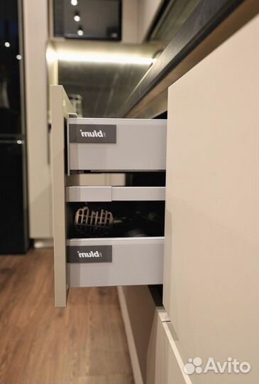 Кухня в потолок