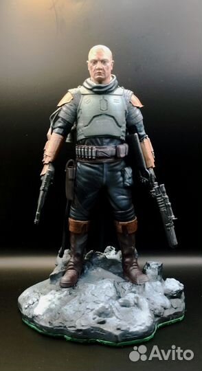 Коллекционная фигурка 