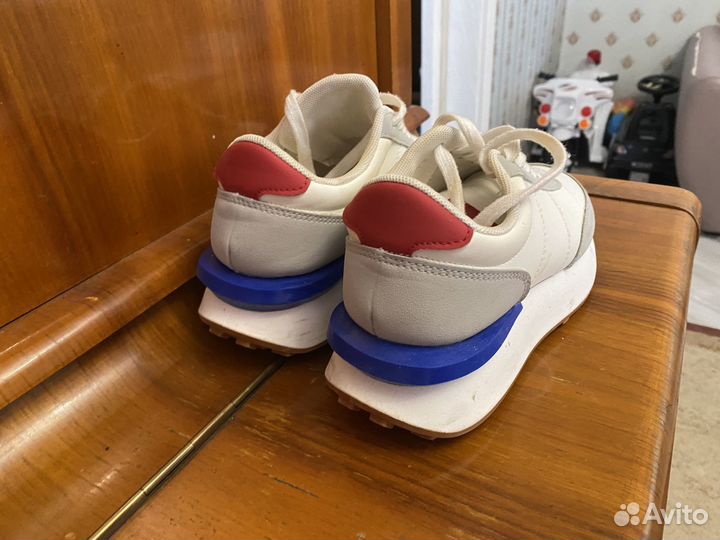 Кроссовки жен 36 размер