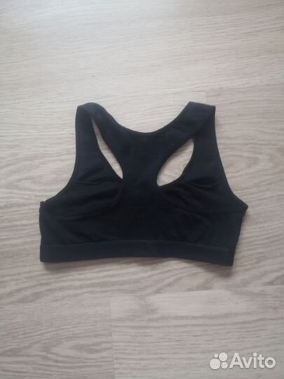 Спортивный топ