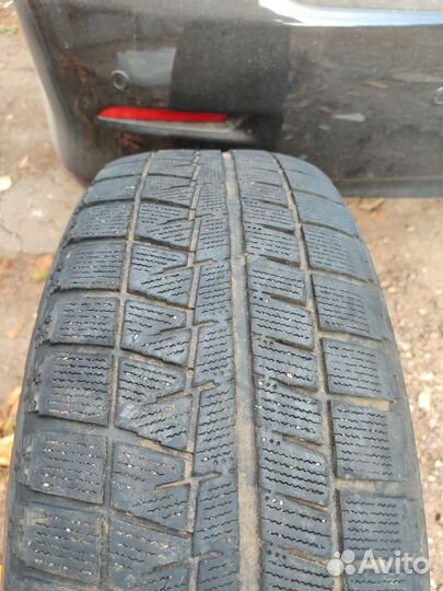 Bridgestone Blizzak Revo GZ 215/60 R16