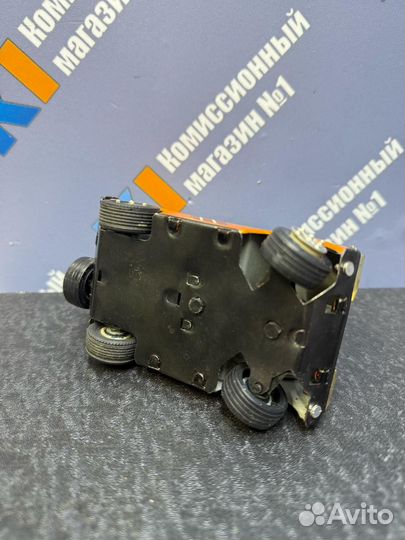 Модель автомобиля антикварная Томик