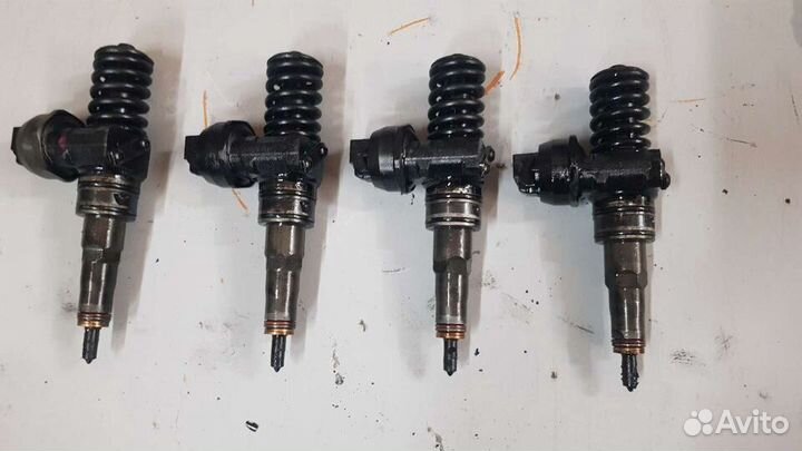 Фольксваген Туран 04 г. 1.9TDI Форсунка дизельная