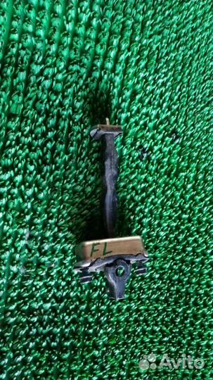 Ограничитель двери лев. перед. Infiniti QX56