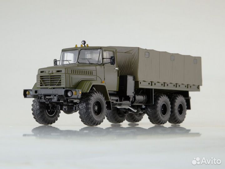 Коллекционная модель автомобиля краз-260