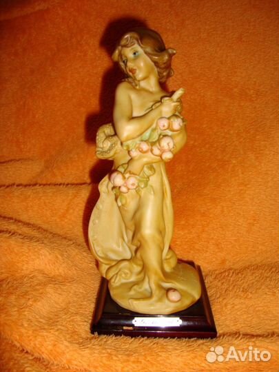 Статуэтка Каподимонте Армани Времена года