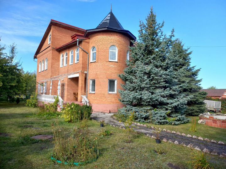 Коттедж 350 м² на участке 30 сот.