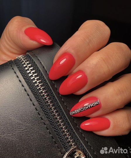 Маникюр с покрытием гель-лаком