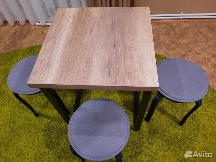 Кухонный стол и стулья набор