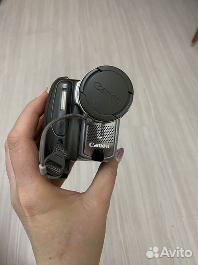 Видеокамера canon