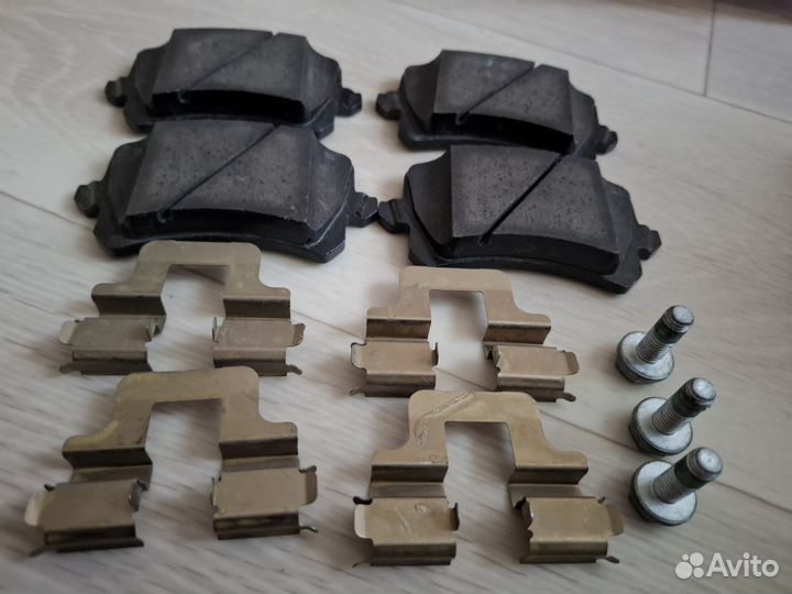 Задние тормозные колодки TRW 3C0 615 415 C