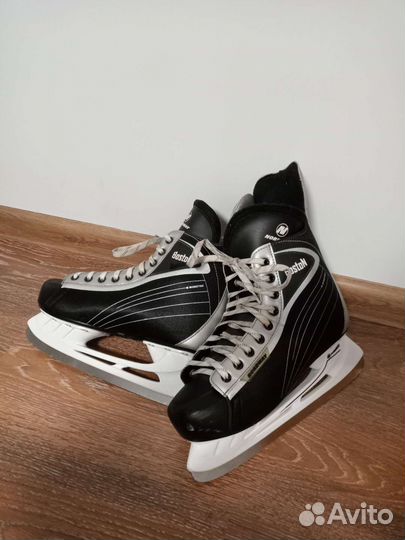 Коньки хоккейные