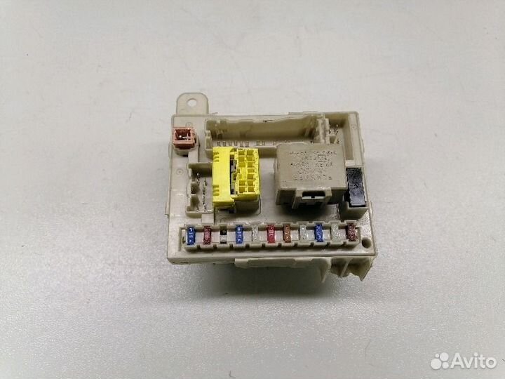 Блок предохранителей Toyota Alphard H10 2.4 2005