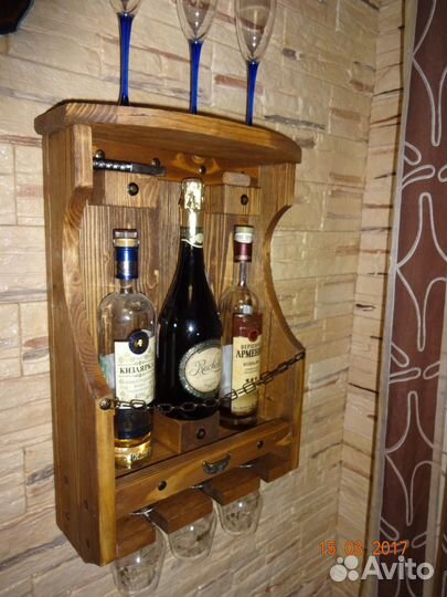 Бар настенный (полка для вина и бокалов)