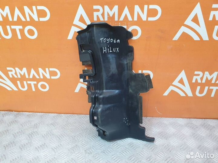 Дефлектор радиатора левый Toyota Hilux 8 2020-Нв