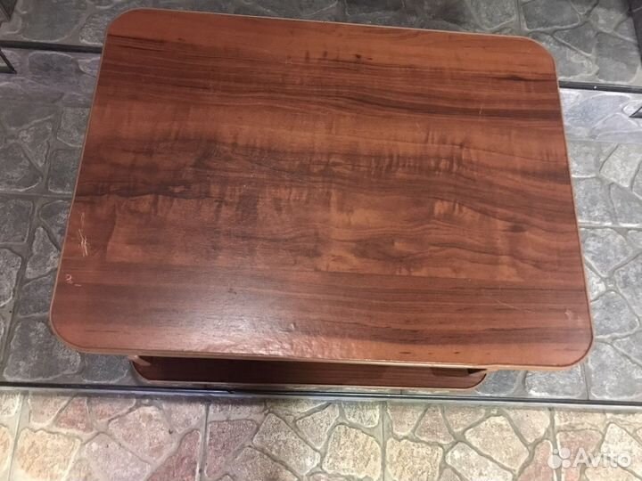 Тумба есть колесики