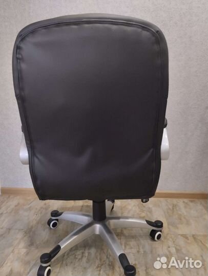 Офисное кресло, компьютерное кресло