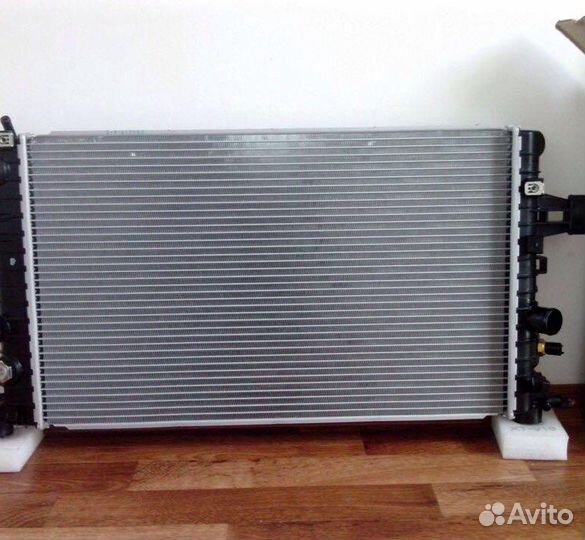 Радиатор охлаждения Opel Astra H 1.6/1.8 (Астра)
