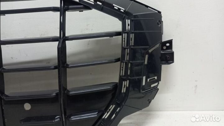 Решетка радиатора передняя Audi Q8 2019