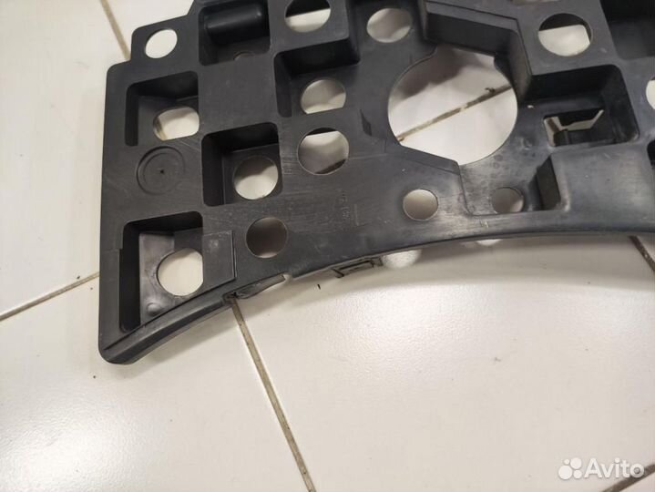 Кронштейн переднего бампера правый Peugeot 3008 I (2009—2013)