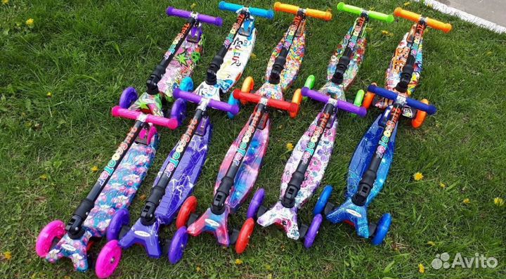 Самокат ScooTer Макси PRO граффити складная ручка
