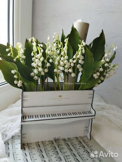 Ландыши ручной работы. В смешанной технике