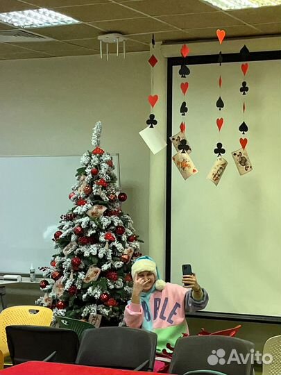 Карточные гирлянды, нити из игральных карт