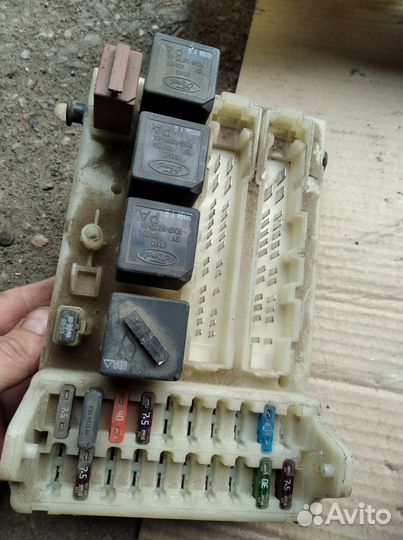 Блок предохранителей Форд Мондео 2
