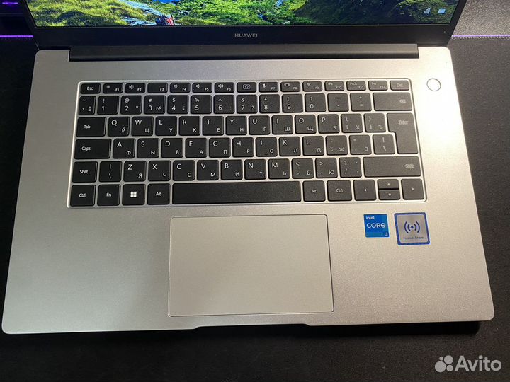 Ноутбук Huawei Matebook