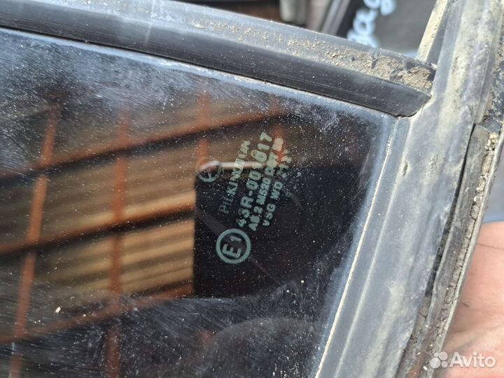 Стекло двери заднее Mercedes w220