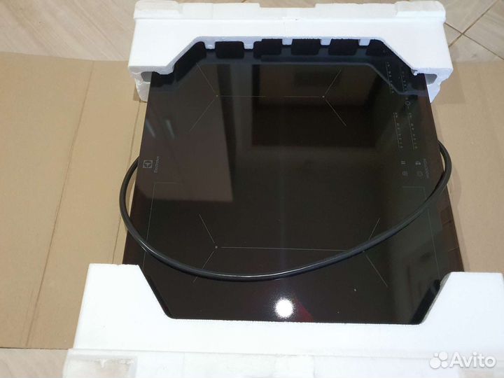 Варочная панель Electrolux ipe6453kf